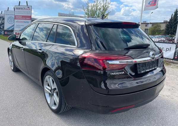 Opel Insignia cena 44100 przebieg: 147000, rok produkcji 2015 z Bodzentyn małe 232